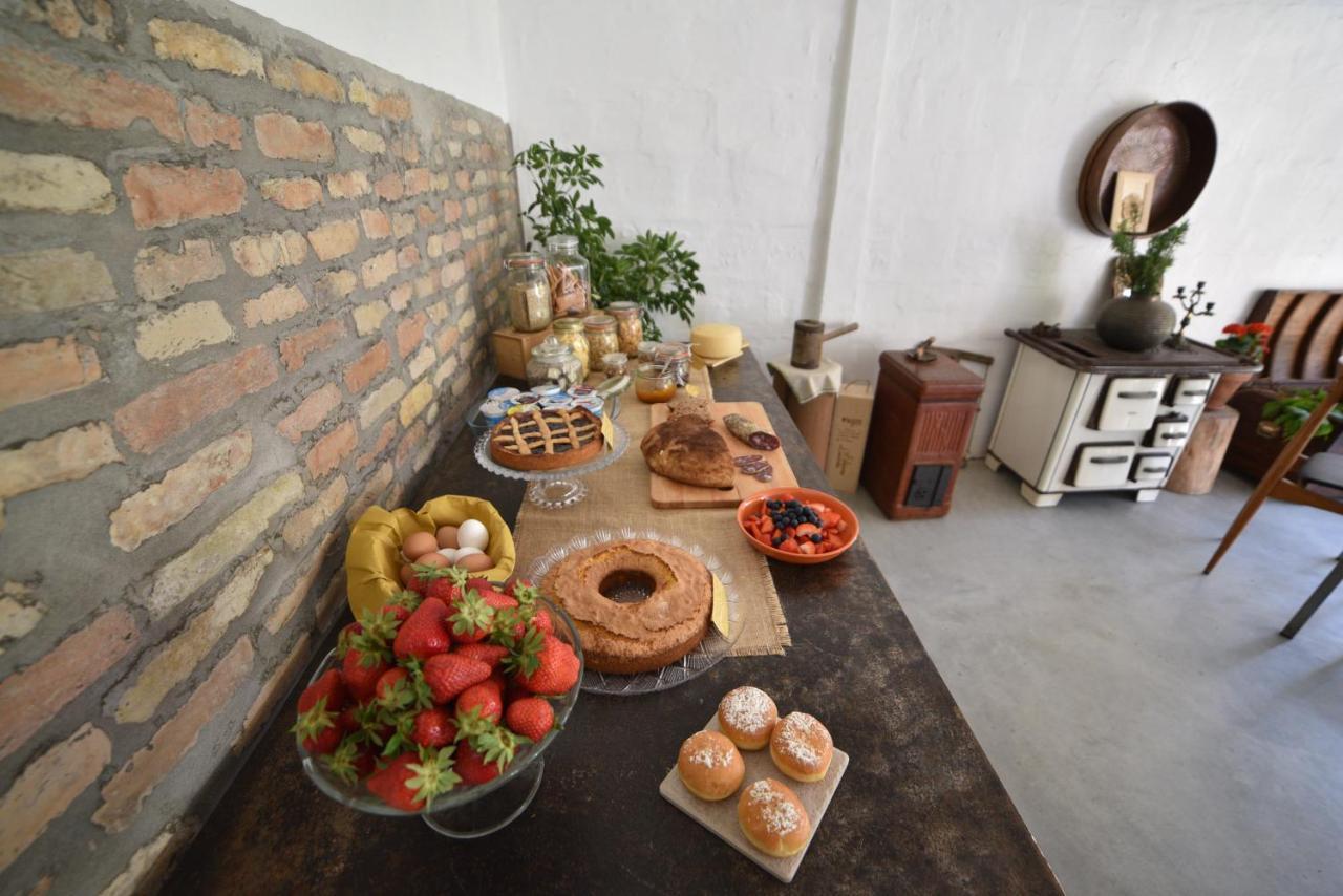 Capannone111 Bed and Breakfast Castiglione di Ravenna Eksteriør billede