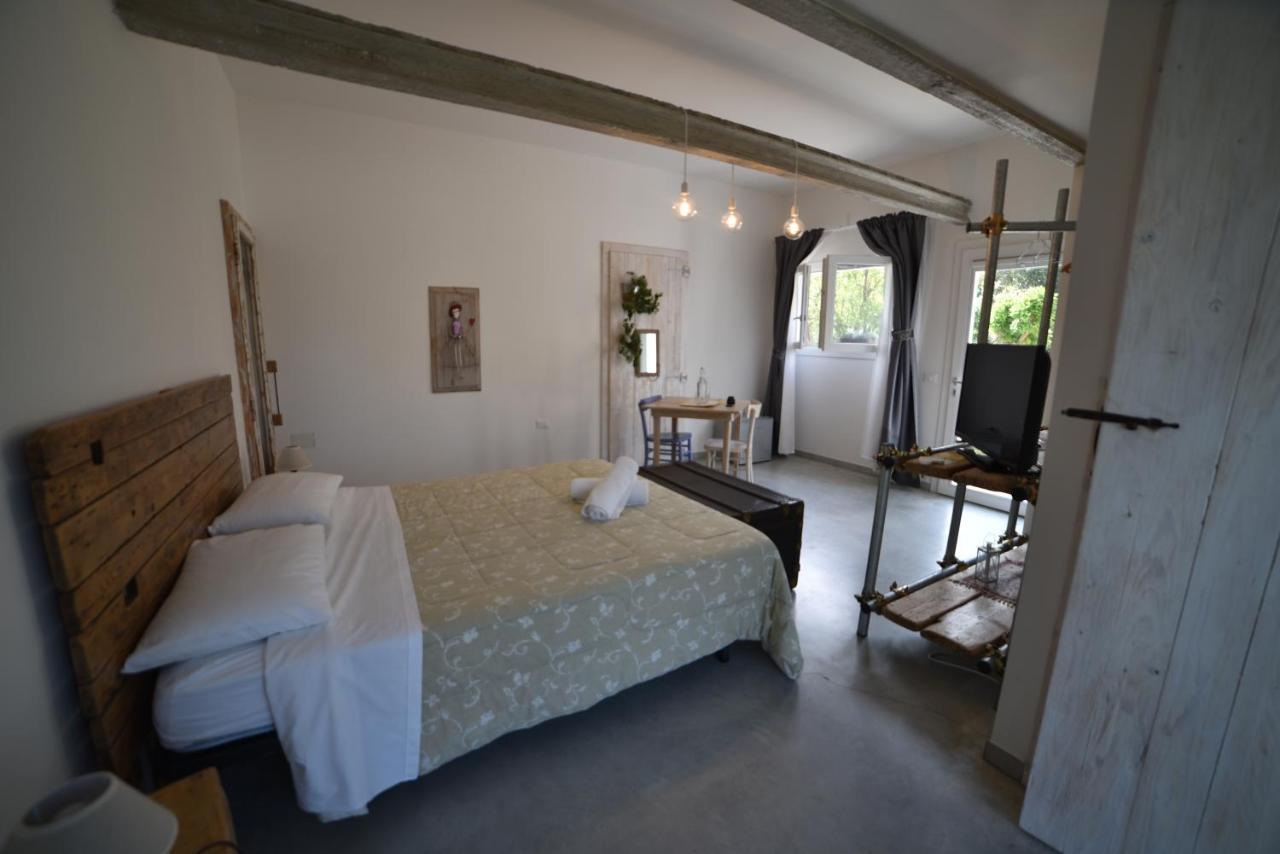 Capannone111 Bed and Breakfast Castiglione di Ravenna Eksteriør billede