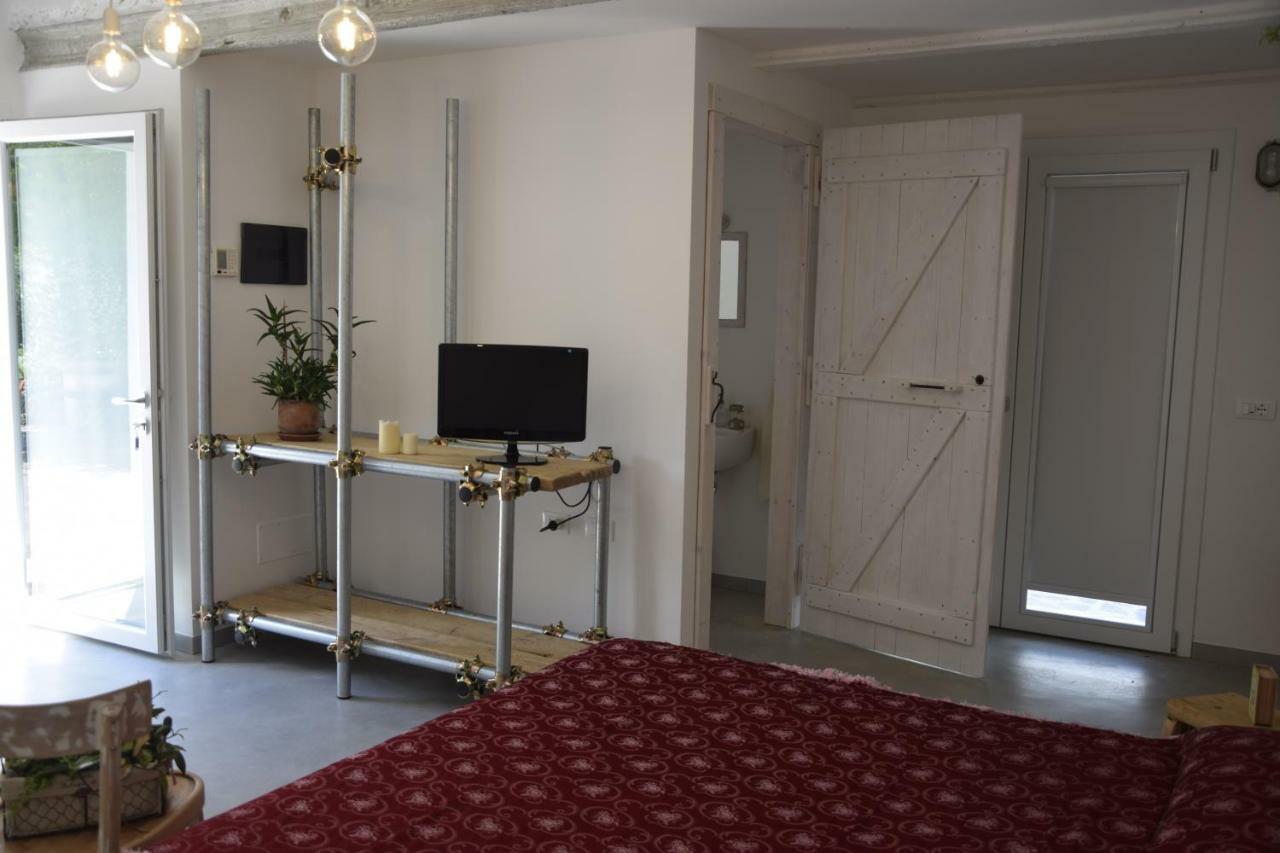 Capannone111 Bed and Breakfast Castiglione di Ravenna Eksteriør billede